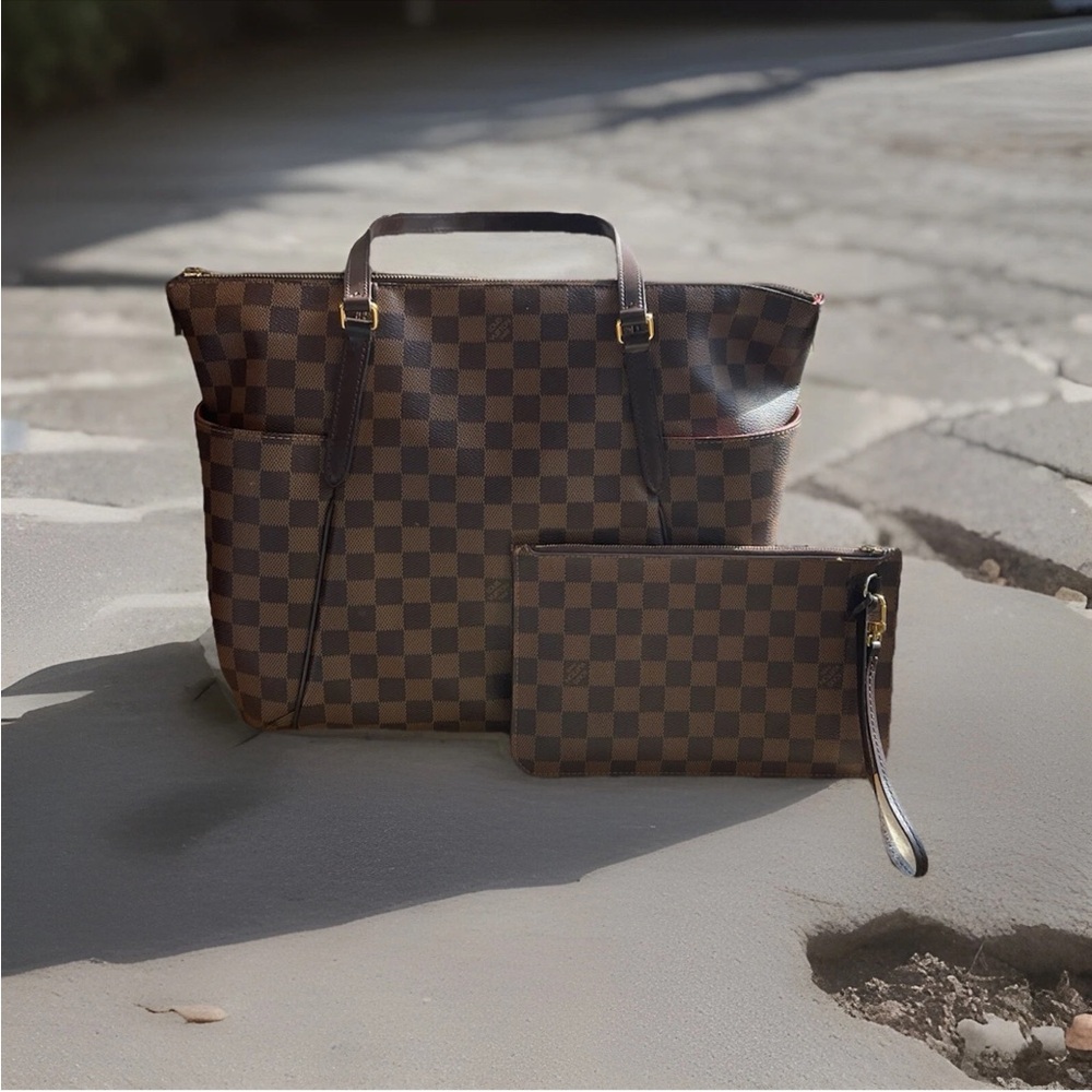 Louis Vuitton DAMIER Totally MM Tote With Neverful Ebene Pouch